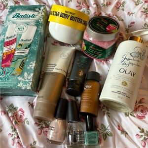 Bath & Body Works pink, green, white & teal beauty set